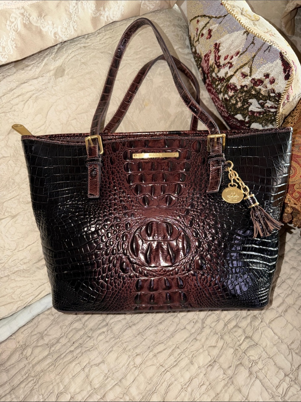 Brahmin Dark Brown and blackCroc-Embossed Leather Messenger Bag gold hardware - Picture 3 of 17